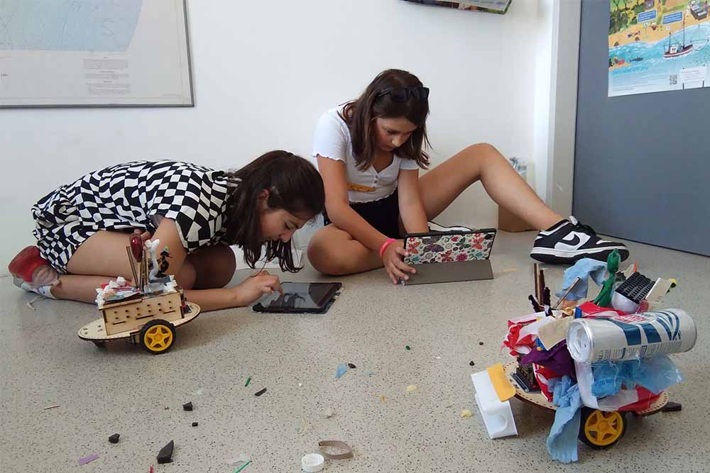workshops Mädchen* bauen roboter educational robotics